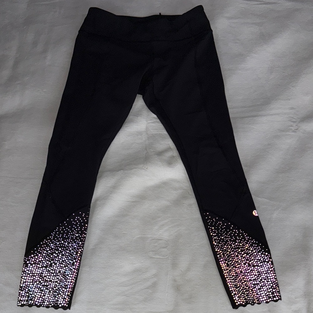Lululemon Athletica tight stuff tight II, scallop hem/reflective, size 6